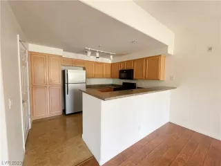 Photo #2: 2511025 Listing 