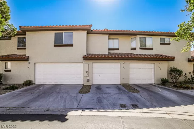 MLS: 2511068 Condo For Sale