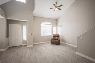 Photo #4: 2511068 Listing