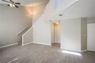 Photo #5: 2511068 Listing