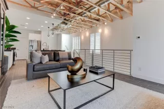 Photo #4: 2511076 Listing