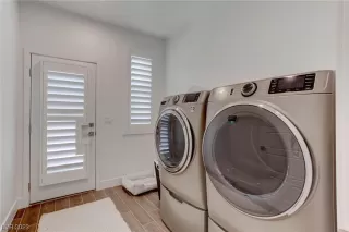 Photo #5: 2511076 Listing