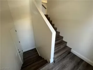 Photo #1: 2511104 Listing 