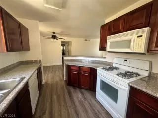 Photo #3: 2511104 Listing 