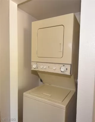 Photo #6: 2511162 Listing 