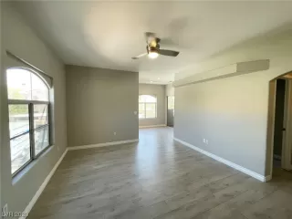 Photo #4: 2511191 Listing