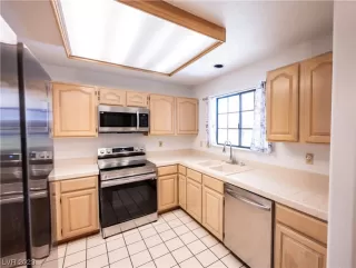 Photo #3: 2511214 Listing