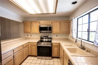 Photo #5: 2511214 Listing