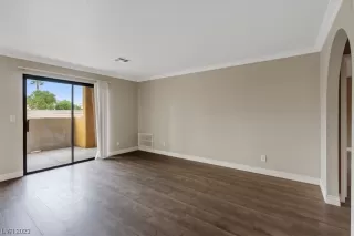 Photo #3: 2511220 Listing 