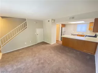 Photo #3: 2511228 Listing