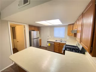 Photo #4: 2511228 Listing