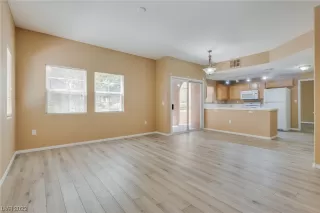 Photo #3: 2511233 Listing