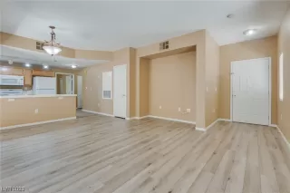 Photo #4: 2511233 Listing