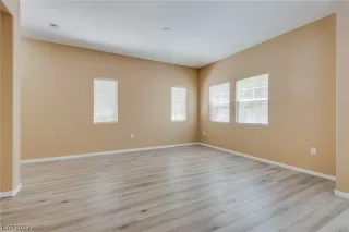 Photo #5: 2511233 Listing