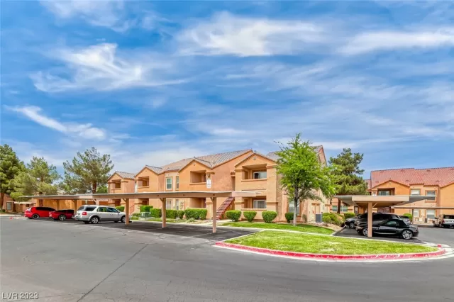 MLS: 2511236 Condo For Sale