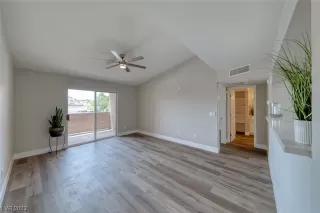 Photo #2: 2511236 Listing