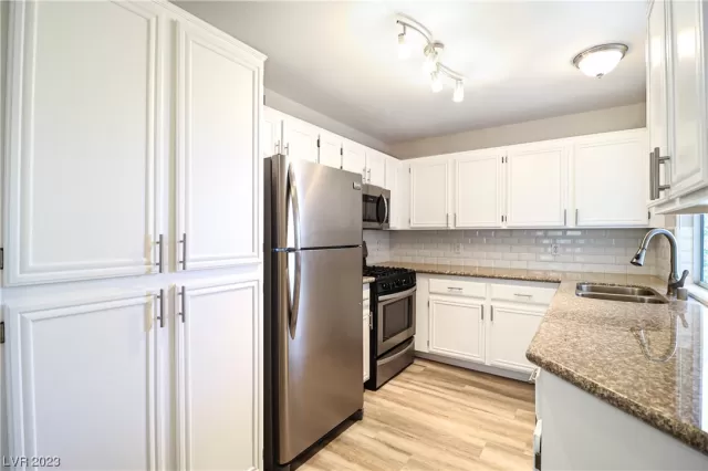 MLS: 2511256 Condo For Sale