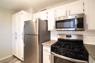 Photo #3: 2511256 Listing