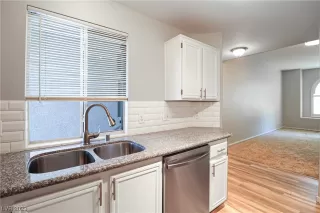 Photo #4: 2511256 Listing