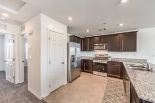 Photo #5: 2511268 Listing 