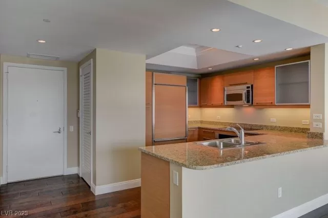 MLS: 2511270 Condo For Sale