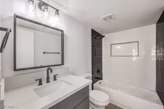 Photo #3: 2511283 Listing