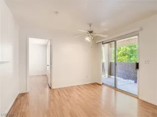 Photo #4: 2511306 Listing