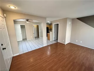 Photo #5: 2511315 Listing 