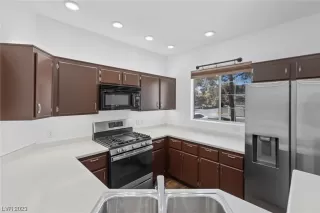 Photo #1: 2511332 Listing