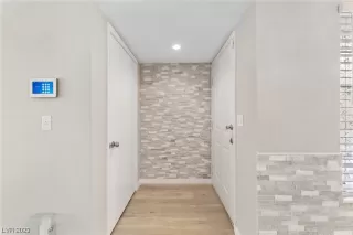 Photo #2: 2511336 Listing