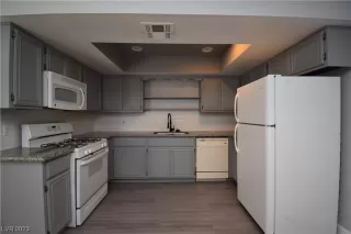 Photo #5: 2511377 Listing 