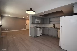 Photo #6: 2511377 Listing 