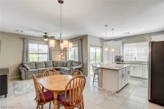 Photo #3: 2511389 Listing