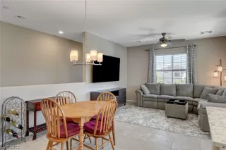 Photo #4: 2511389 Listing