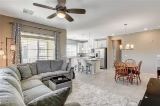 Photo #6: 2511389 Listing