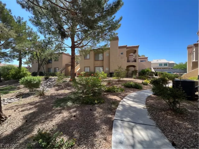 MLS: 2511390 Condo For Sale
