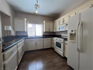 Photo #3: 2511390 Listing 