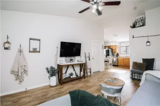 Photo #3: 2511424 Listing