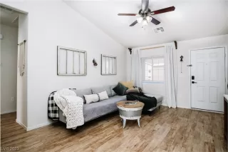 Photo #4: 2511424 Listing
