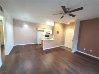 Photo #4: 2511464 Listing