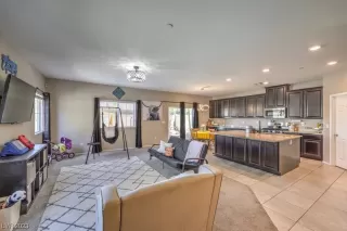 Photo #5: 2511500 Listing