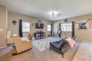 Photo #6: 2511500 Listing