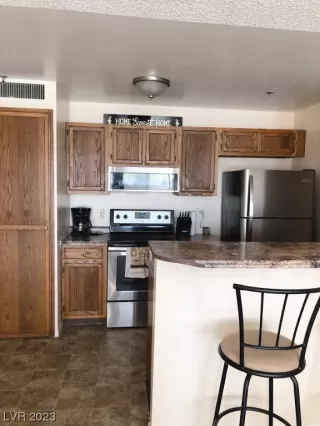 Photo #4: 2511506 Listing