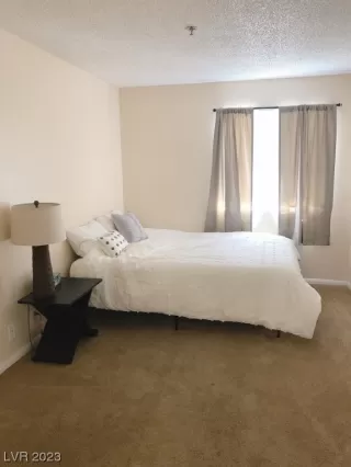 Photo #5: 2511506 Listing