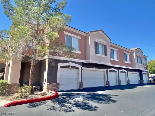 MLS: 2511518 Condo For Sale