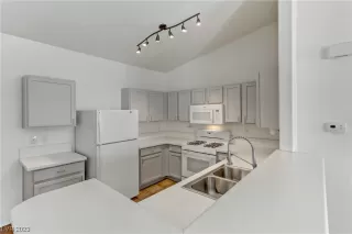 Photo #5: 2511525 Listing 