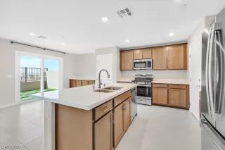 Photo #6: 2511569 Listing 