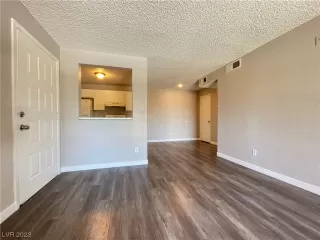 Photo #6: 2511572 Listing 