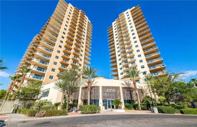 MLS: 2511622 Condo For Sale