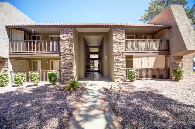 MLS: 2511623 Condo For Sale